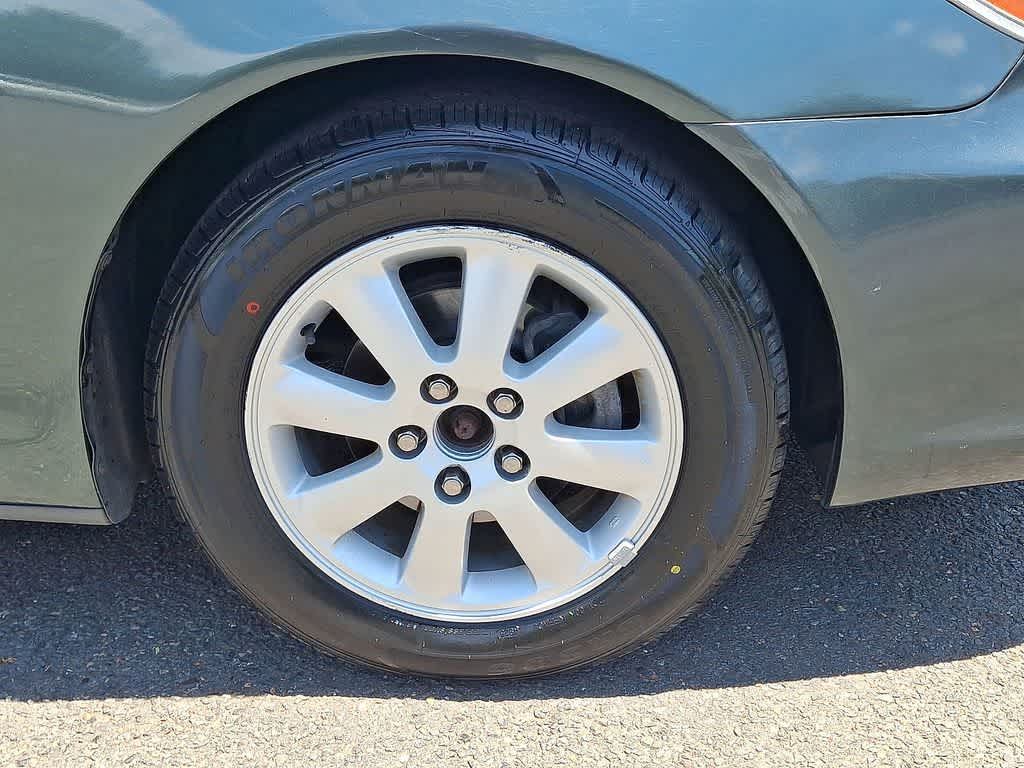 Thumbnail: 2004 Toyota Camry - 27