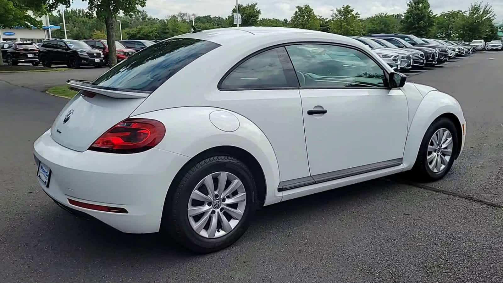 2017 Volkswagen Beetle S 8