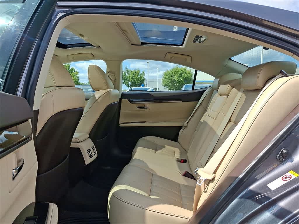 Thumbnail: 2016 Lexus ES - 20