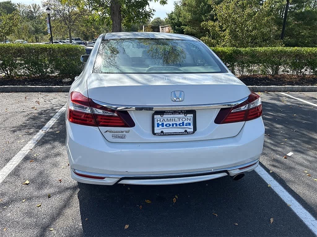 Thumbnail: 2017 Honda Accord - 5