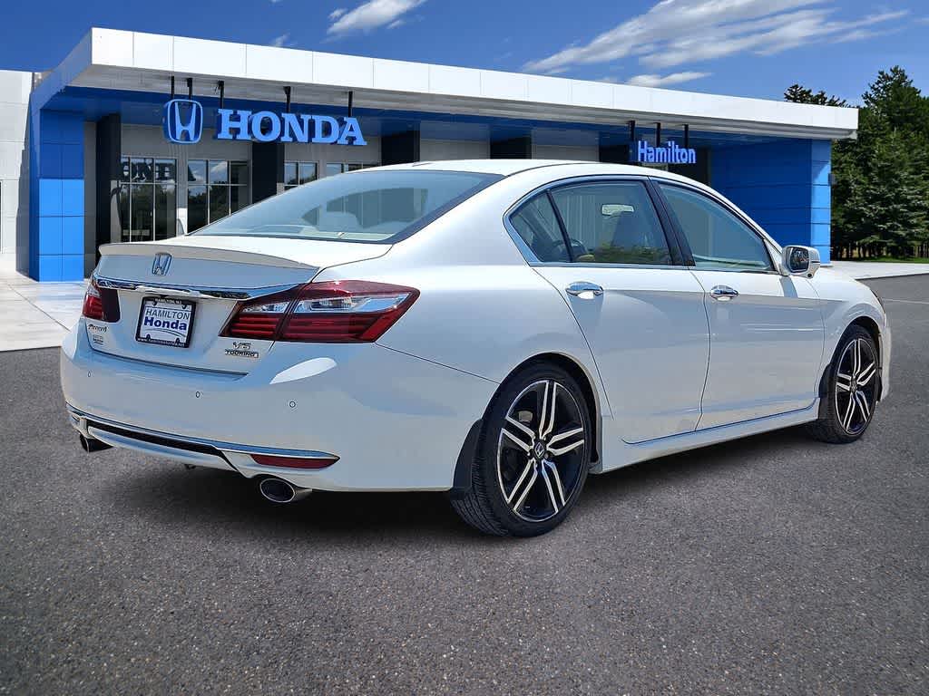 Thumbnail: 2017 Honda Accord - 24