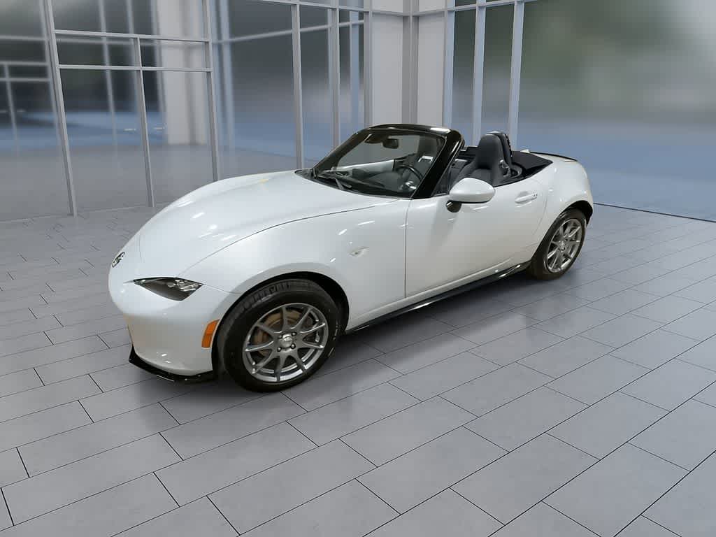 Thumbnail: 2017 Mazda MX-5 Miata - 4