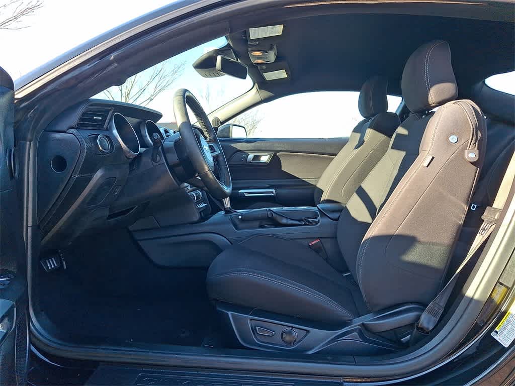 Thumbnail: 2022 Ford Mustang - 3