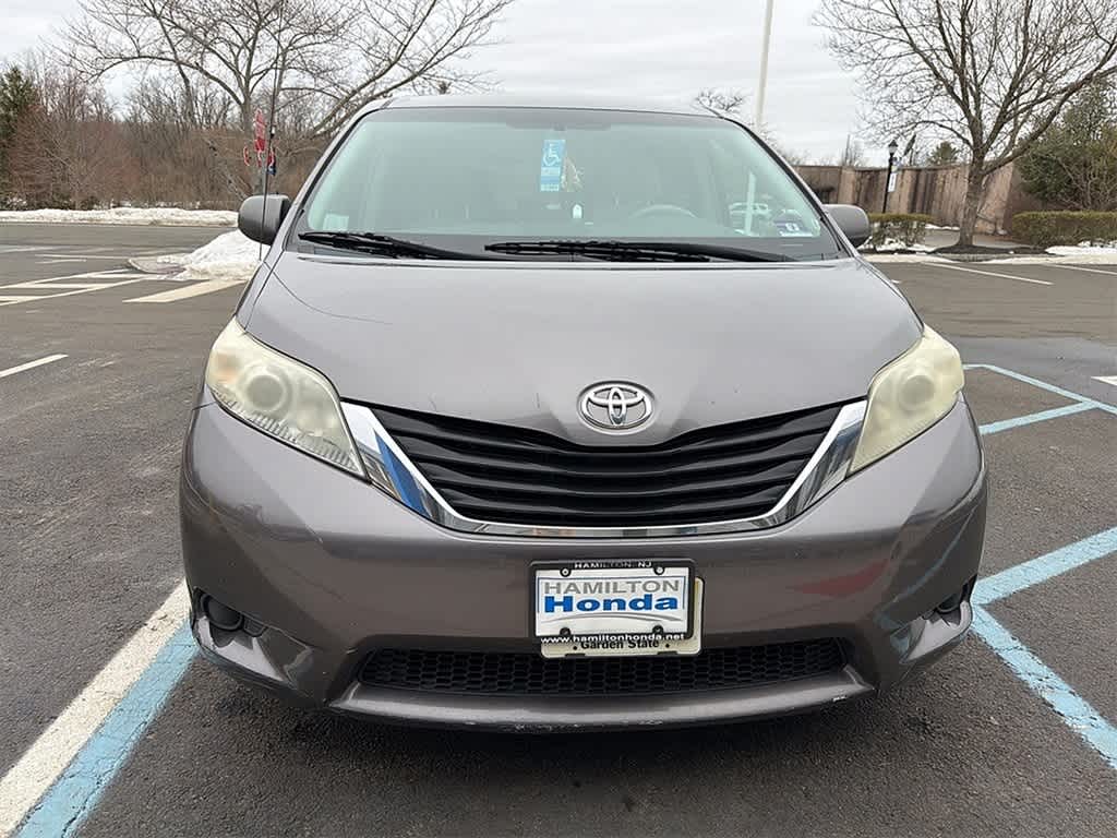 Thumbnail: 2011 Toyota Sienna - 2