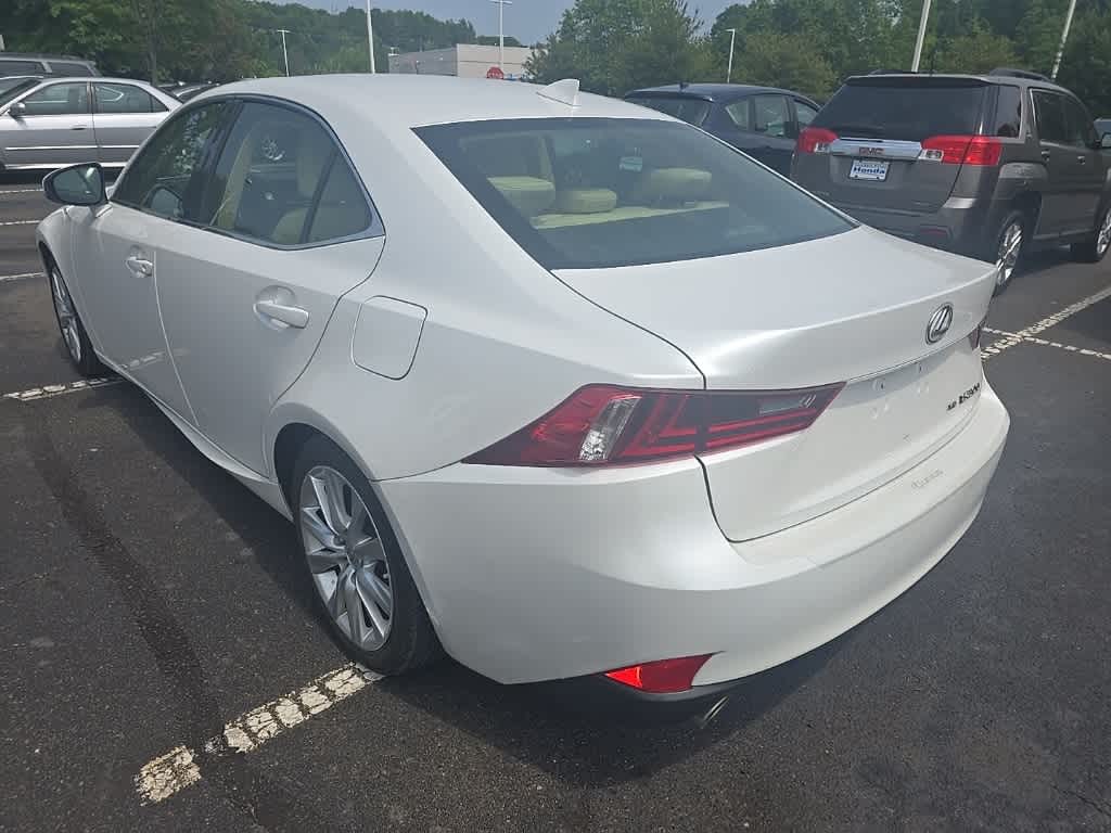 2016 Lexus IS 300 8