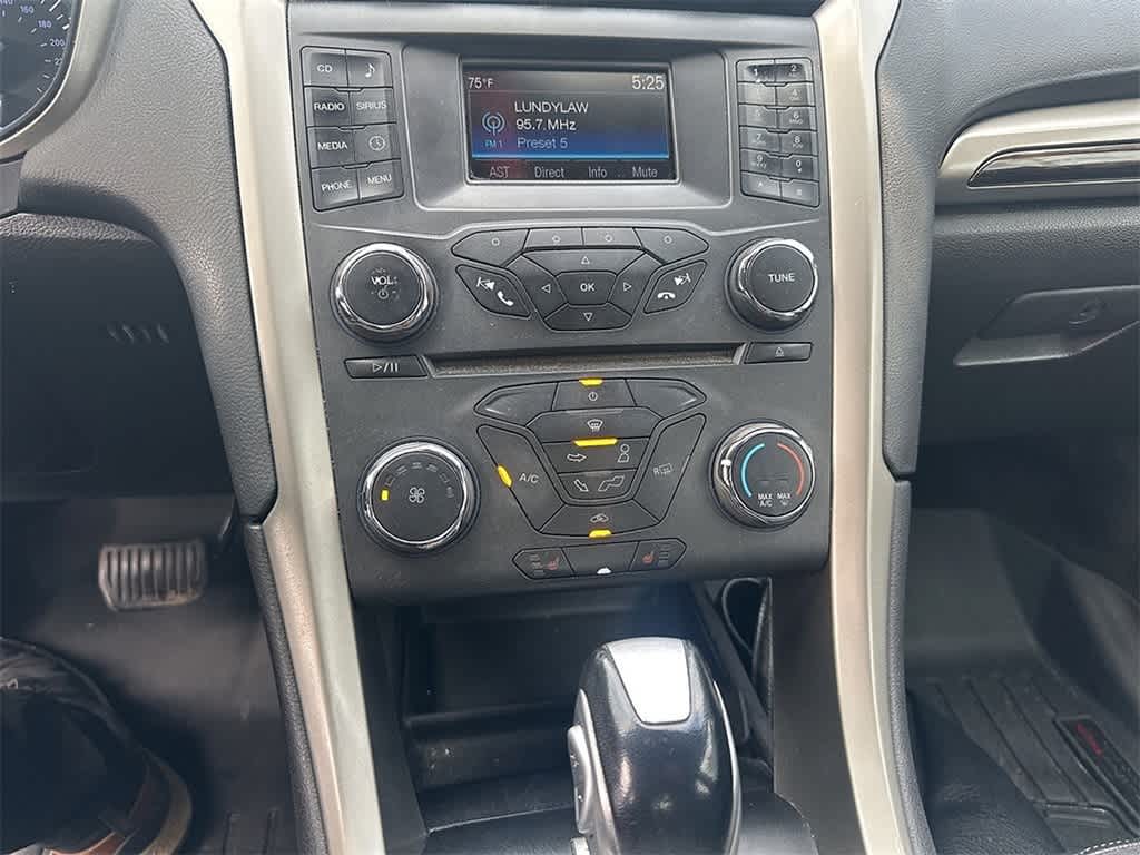 Thumbnail: 2015 Ford Fusion - 10