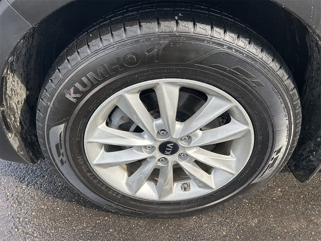 Thumbnail: 2019 Kia Sorento - 8