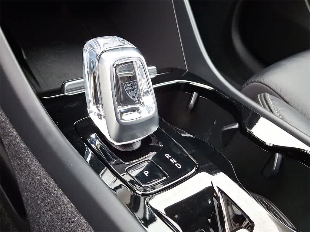 Thumbnail: 2023 Volvo XC40 - 12