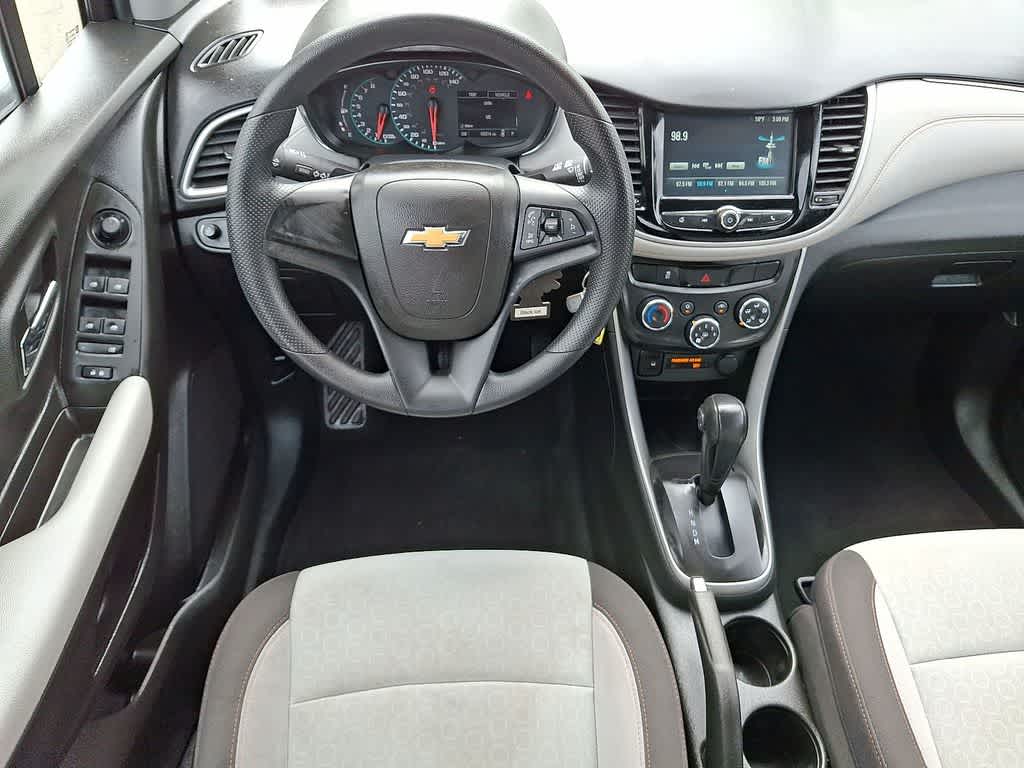 Thumbnail: 2017 Chevrolet Trax - 21