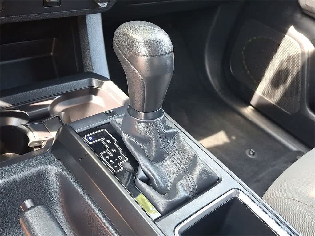 2019 Toyota Tacoma SR 12