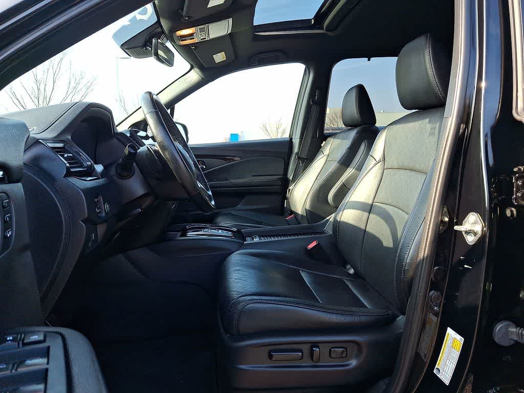 Thumbnail: 2020 Honda Passport - 11