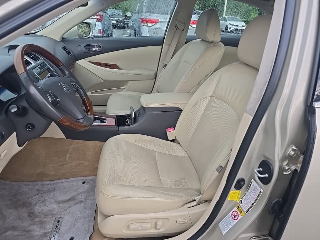 Thumbnail: 2011 Lexus ES - 8