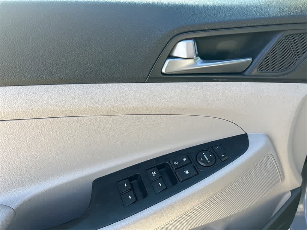 Thumbnail: 2016 Hyundai Tucson - 14