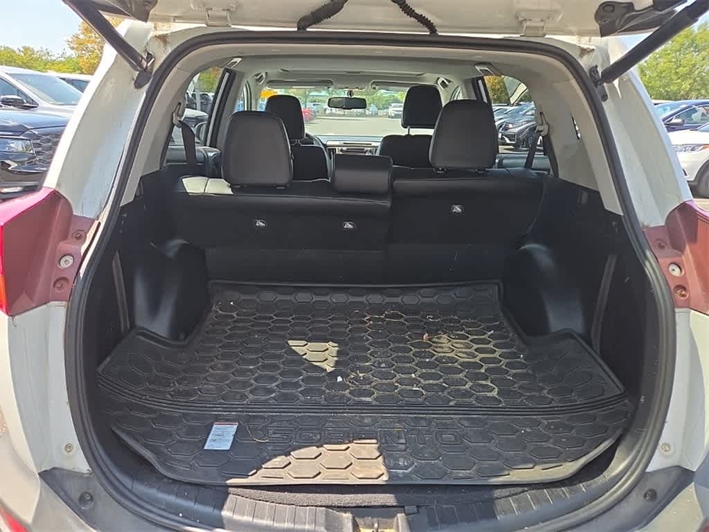 Thumbnail: 2015 Toyota RAV4 - 10