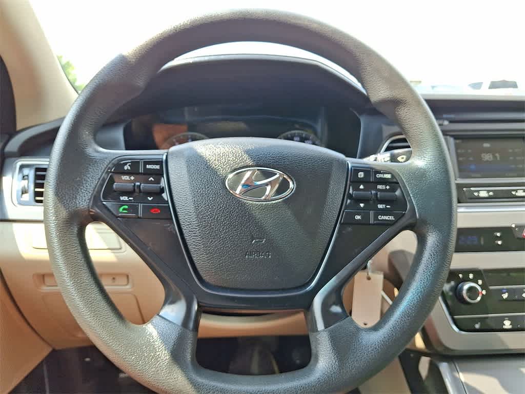Thumbnail: 2015 Hyundai Sonata - 16