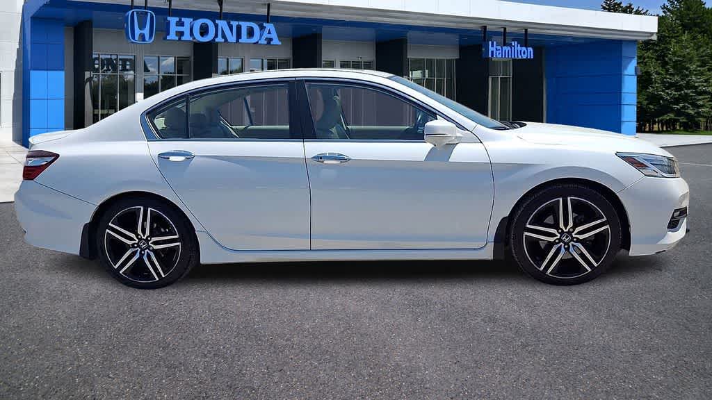 Thumbnail: 2017 Honda Accord - 9