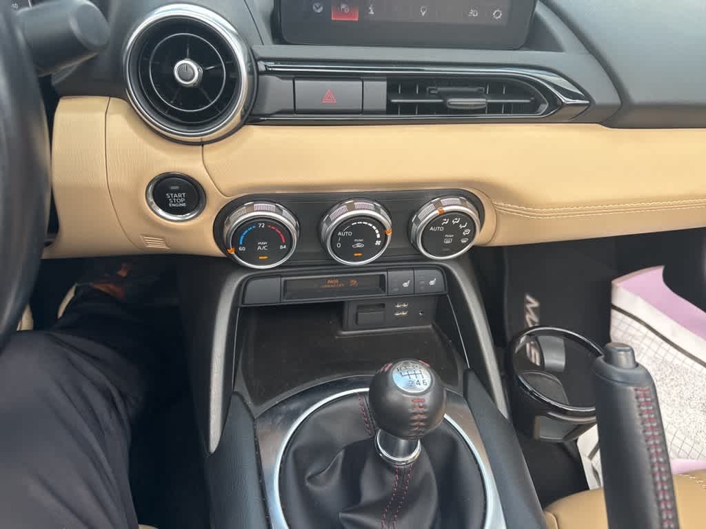 Thumbnail: 2019 Mazda MX-5 Miata - 14