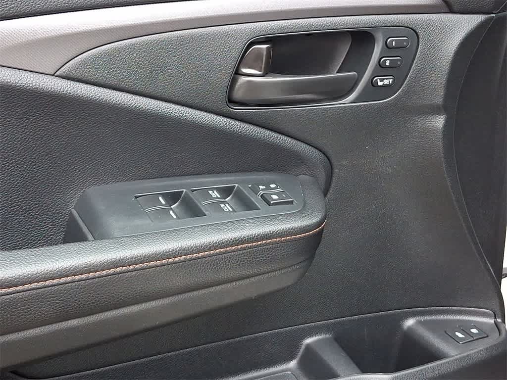 Thumbnail: 2023 Honda Passport - 10