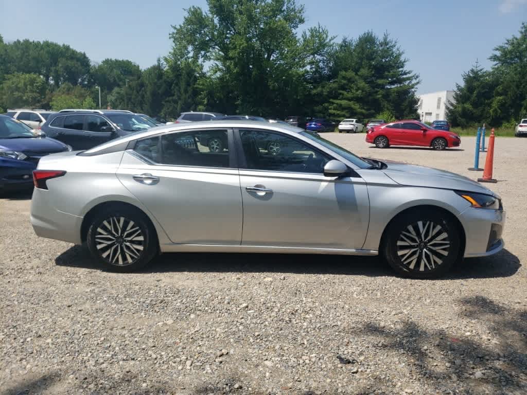 Thumbnail: 2023 Nissan Altima - 4