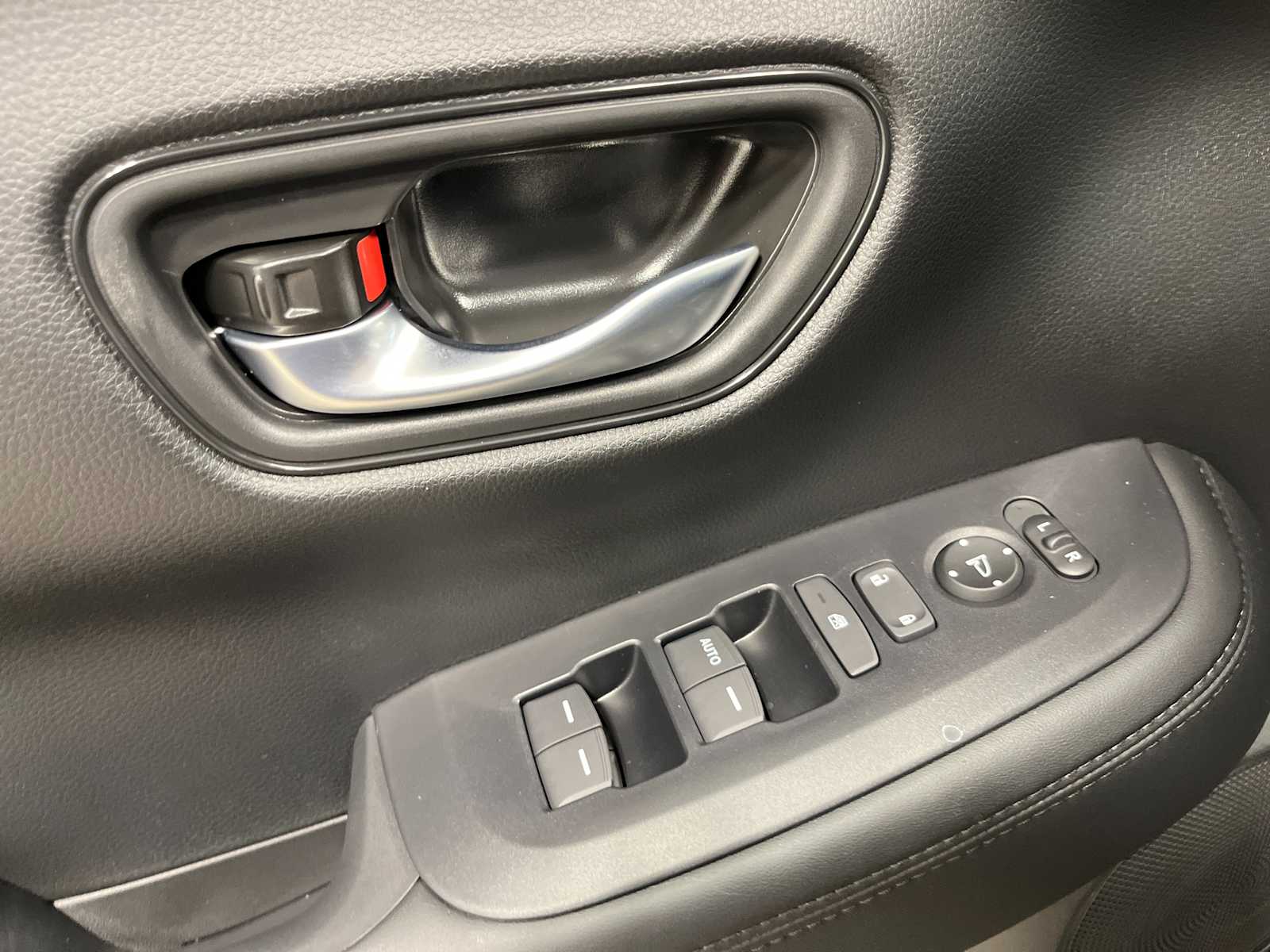 Thumbnail: 2027 Honda HR-V - 12