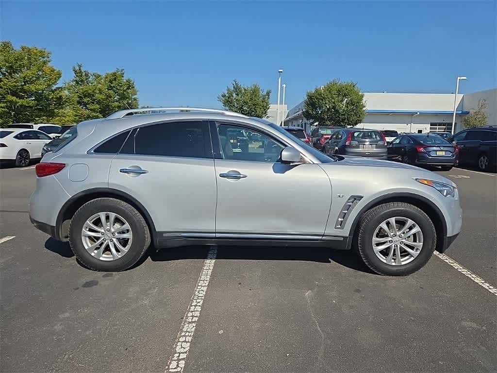 Thumbnail: 2014 INFINITI QX70 - 4