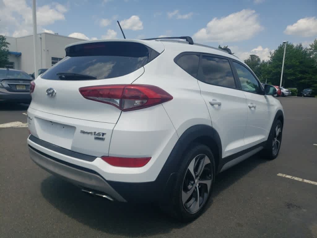 Thumbnail: 2017 Hyundai Tucson - 5