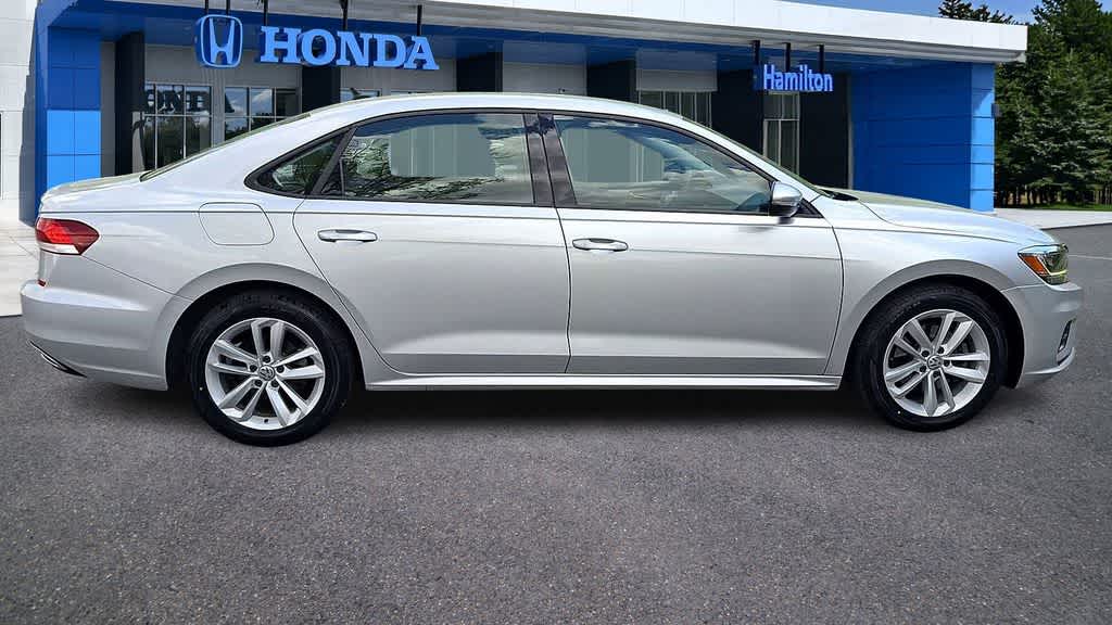 Thumbnail: 2020 Volkswagen Passat - 9