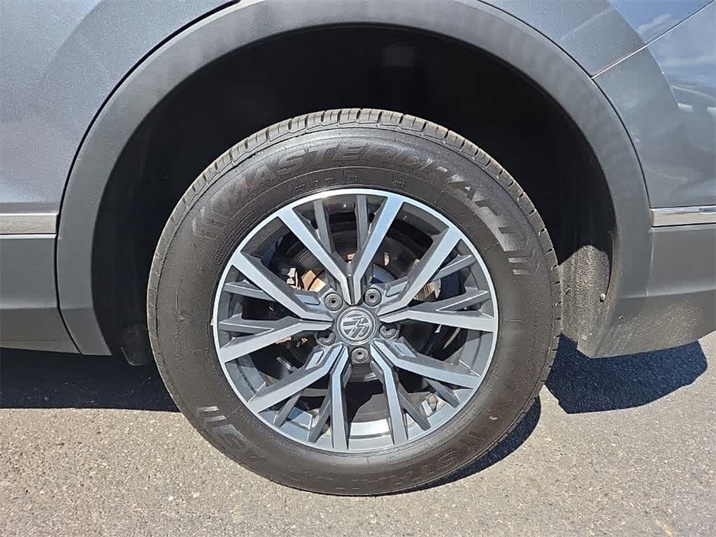 Thumbnail: 2018 Volkswagen Tiguan - 9