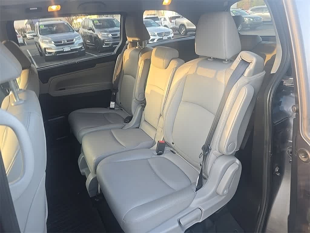 Thumbnail: 2018 Honda Odyssey - 13