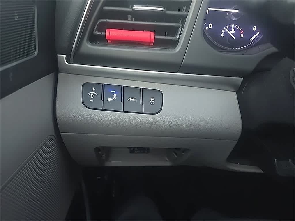 Thumbnail: 2020 Hyundai Elantra - 16