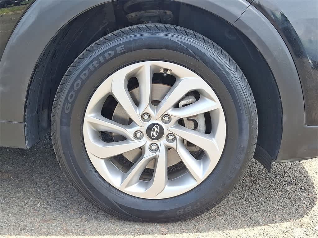 2017 Hyundai Tucson SE 23