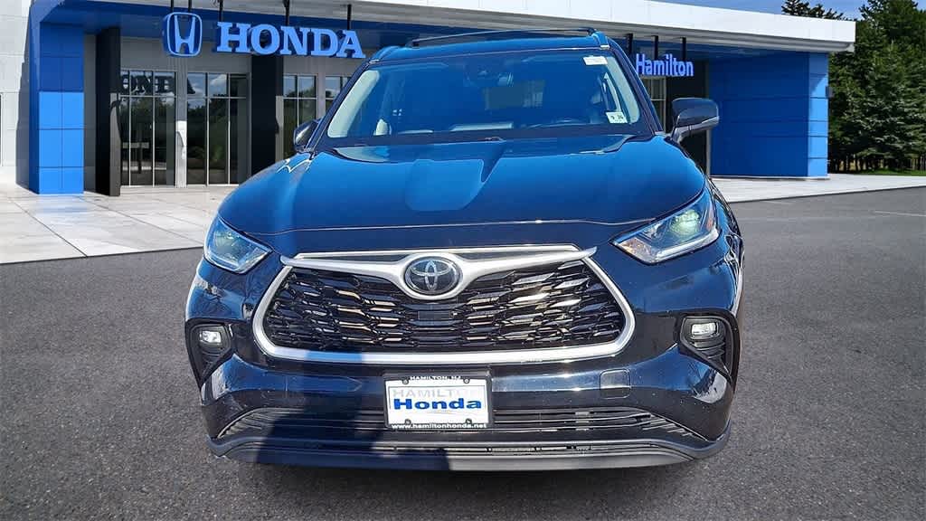 Thumbnail: 2021 Toyota Highlander - 3