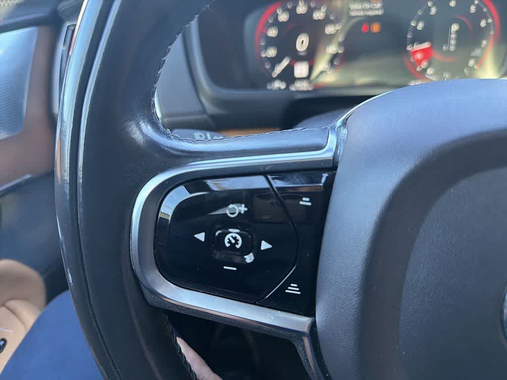 Thumbnail: 2016 Volvo XC90 - 14