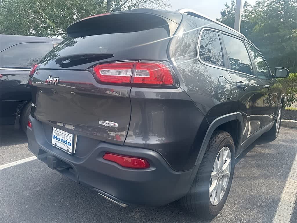 Thumbnail: 2016 Jeep Cherokee - 4
