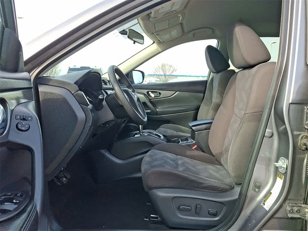 Thumbnail: 2016 Nissan Rogue - 11