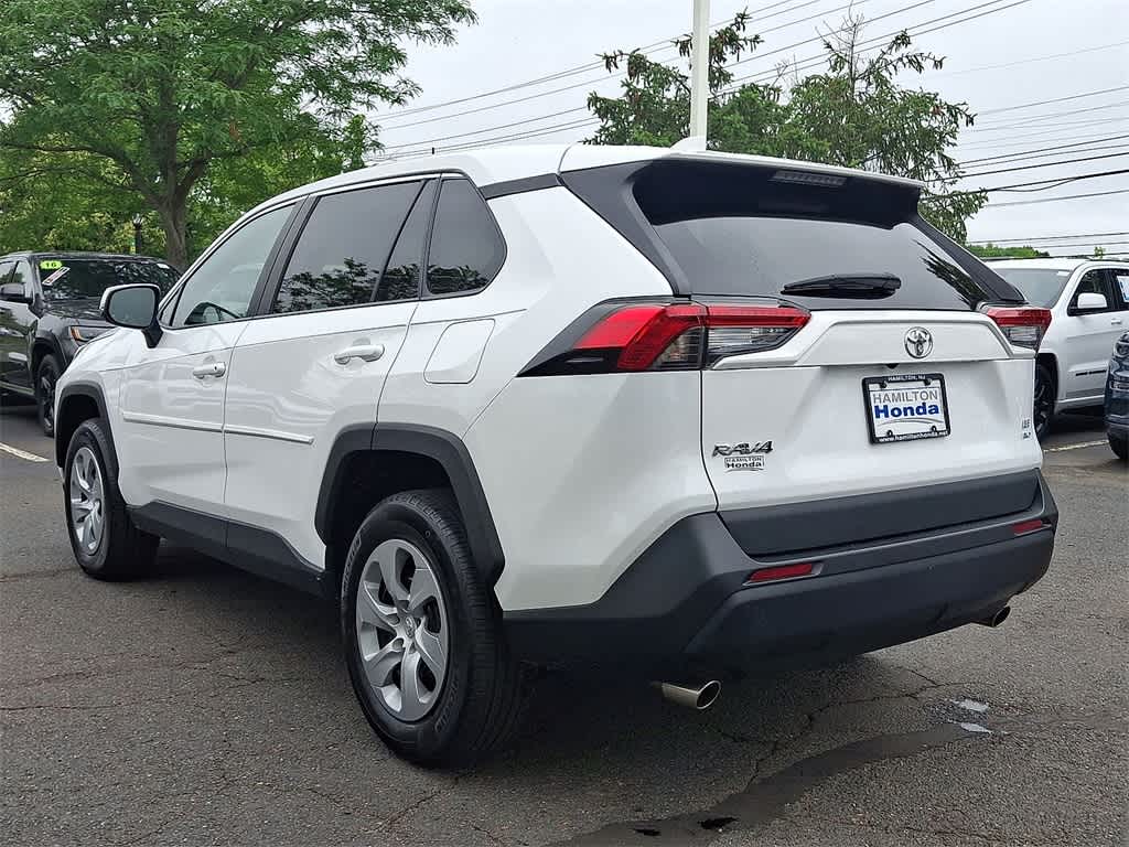 2022 Toyota RAV4 LE 22