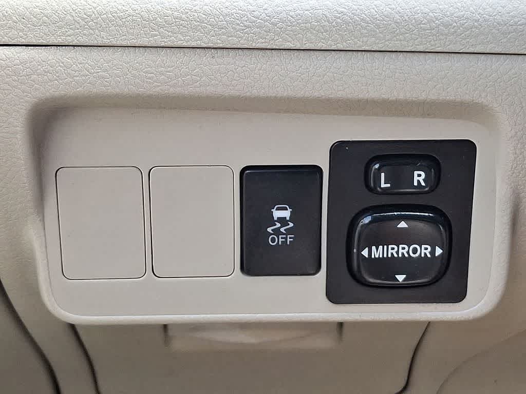 Thumbnail: 2010 Toyota Corolla - 15