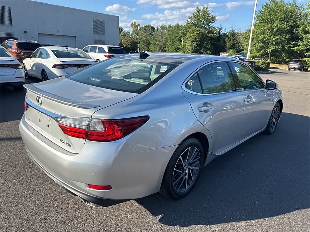 Thumbnail: 2016 Lexus ES - 5