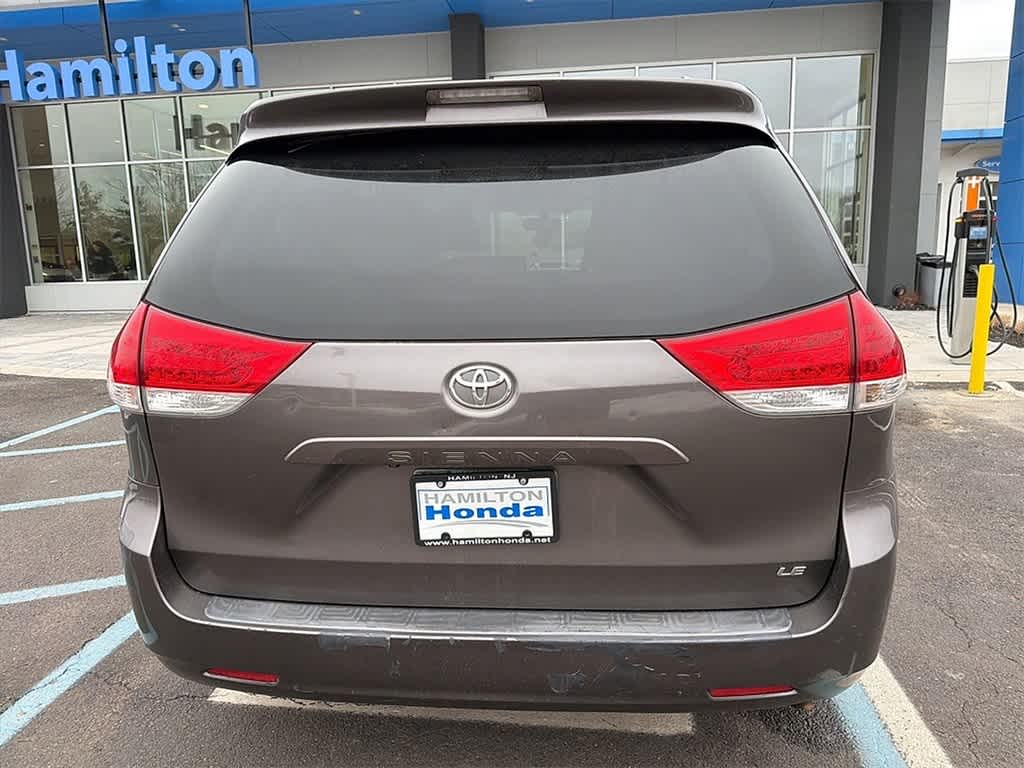 Thumbnail: 2011 Toyota Sienna - 5