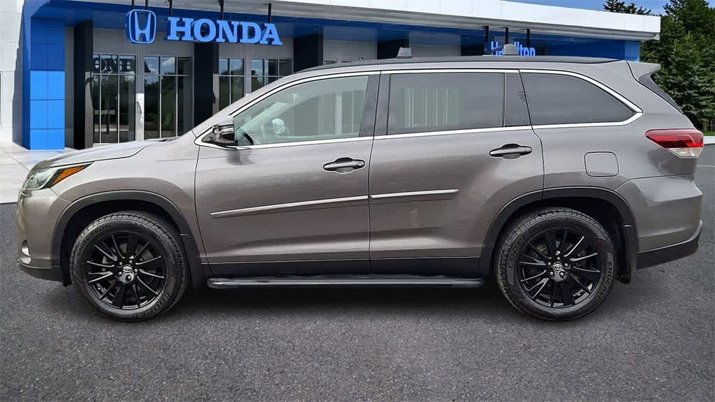 Thumbnail: 2019 Toyota Highlander - 5