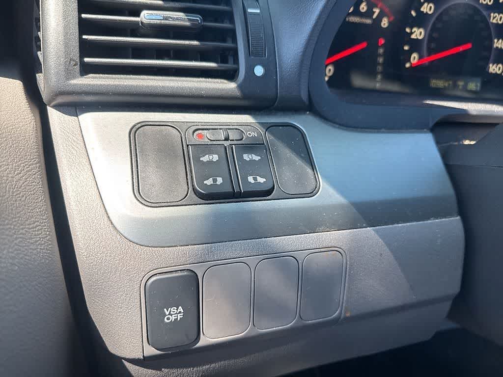 Thumbnail: 2010 Honda Odyssey - 18