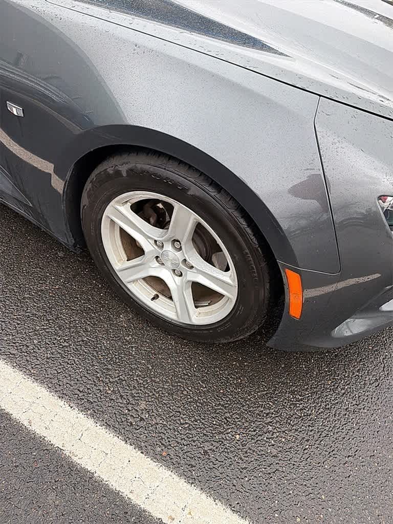 Thumbnail: 2017 Chevrolet Camaro - 4