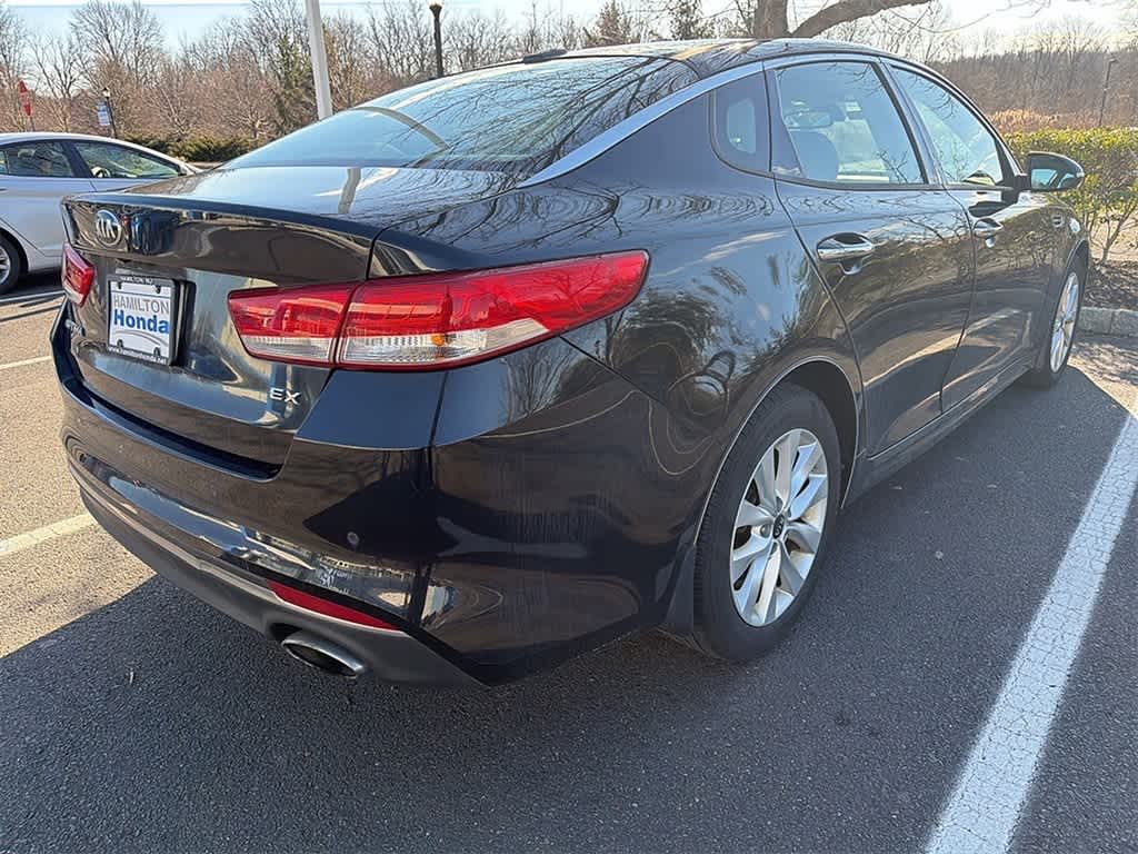 Thumbnail: 2017 Kia Optima - 4