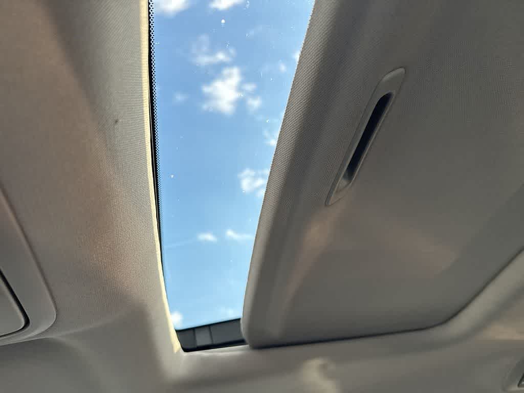 Thumbnail: 2023 Honda Odyssey - 16