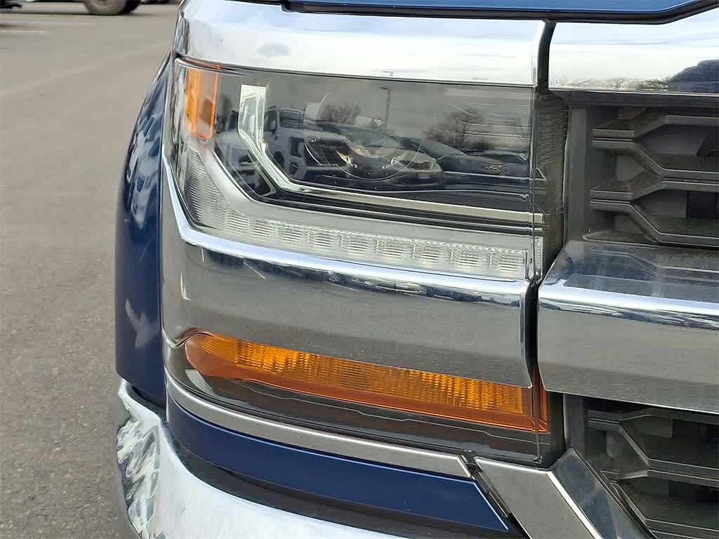 Thumbnail: 2017 Chevrolet Silverado 1500 - 27