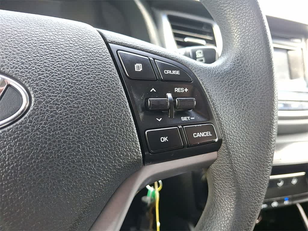 2017 Hyundai Tucson SE 16