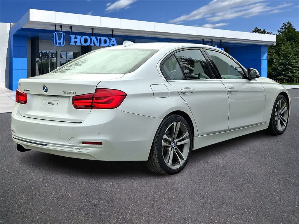Thumbnail: 2017 BMW 3 Series - 24