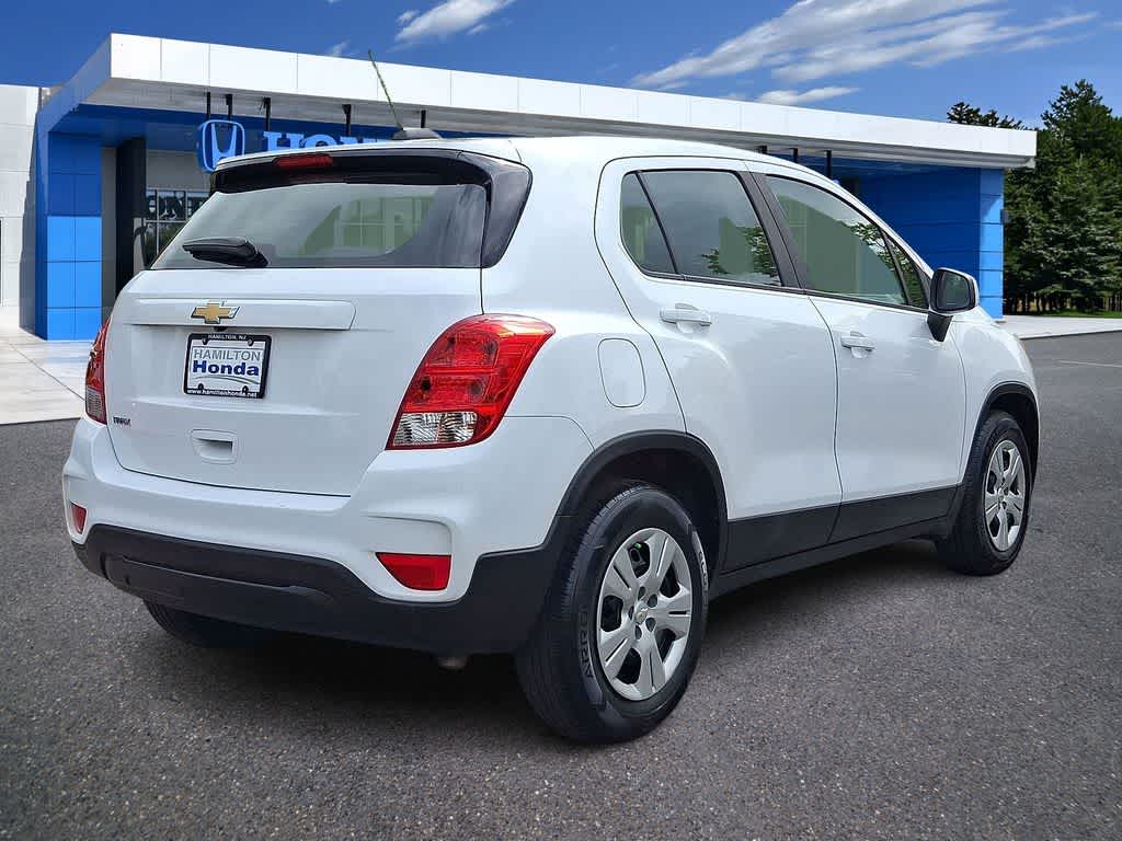 Thumbnail: 2017 Chevrolet Trax - 24