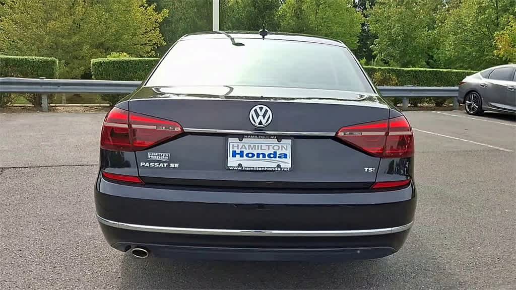 Thumbnail: 2018 Volkswagen Passat - 7