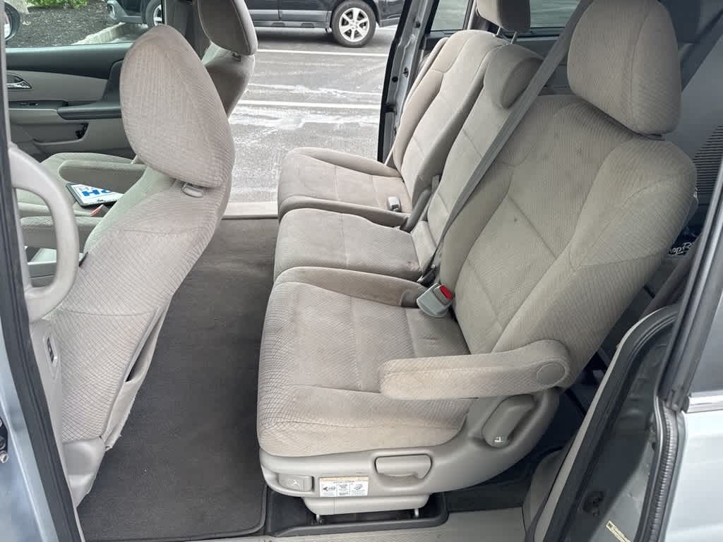 2016 Honda Odyssey SE 17
